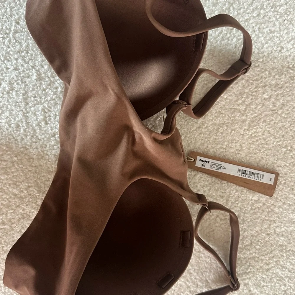 SKIMS Raceback Bra 34DD - Picture 3 of 3